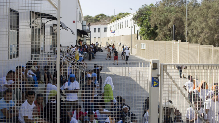 Forteresse Europe, replis nationalistes : quelle issue pour les migrations ?