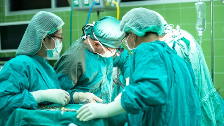 Dépassements d’honoraires des médecins : un coût de 4,5 milliards qui pèse sur les patients