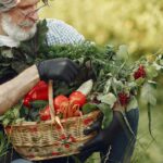 Agriculteur avec des produits sains