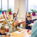 Ecoliers dans une classe