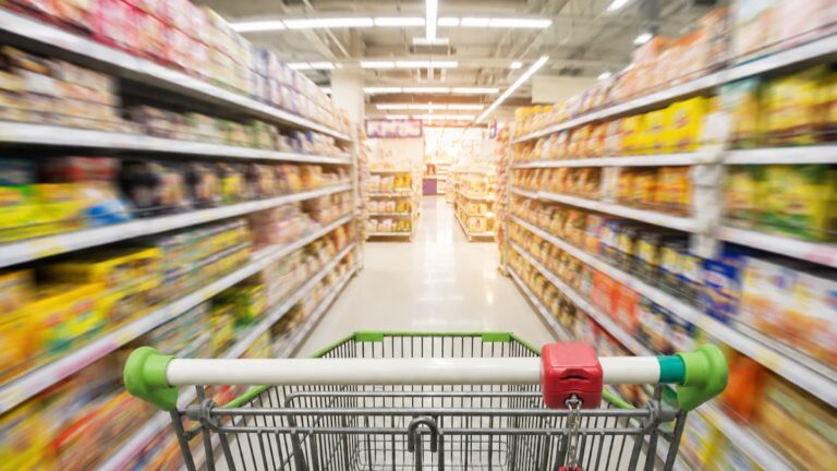 « Menaces », « intimidation », « climat de peur » : comment la grande distribution a pris le contrôle de l’alimentation française