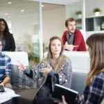 Salariés d'une entreprise en réunion