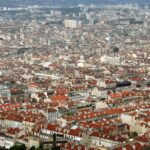 Vue de Marseille avec de nombreux logements