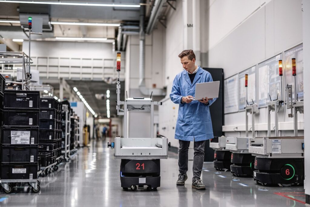 Usine d'Erlangen de Siemens, avec un objectif de 80% d'automatisation. (Photo © Siemens AG)