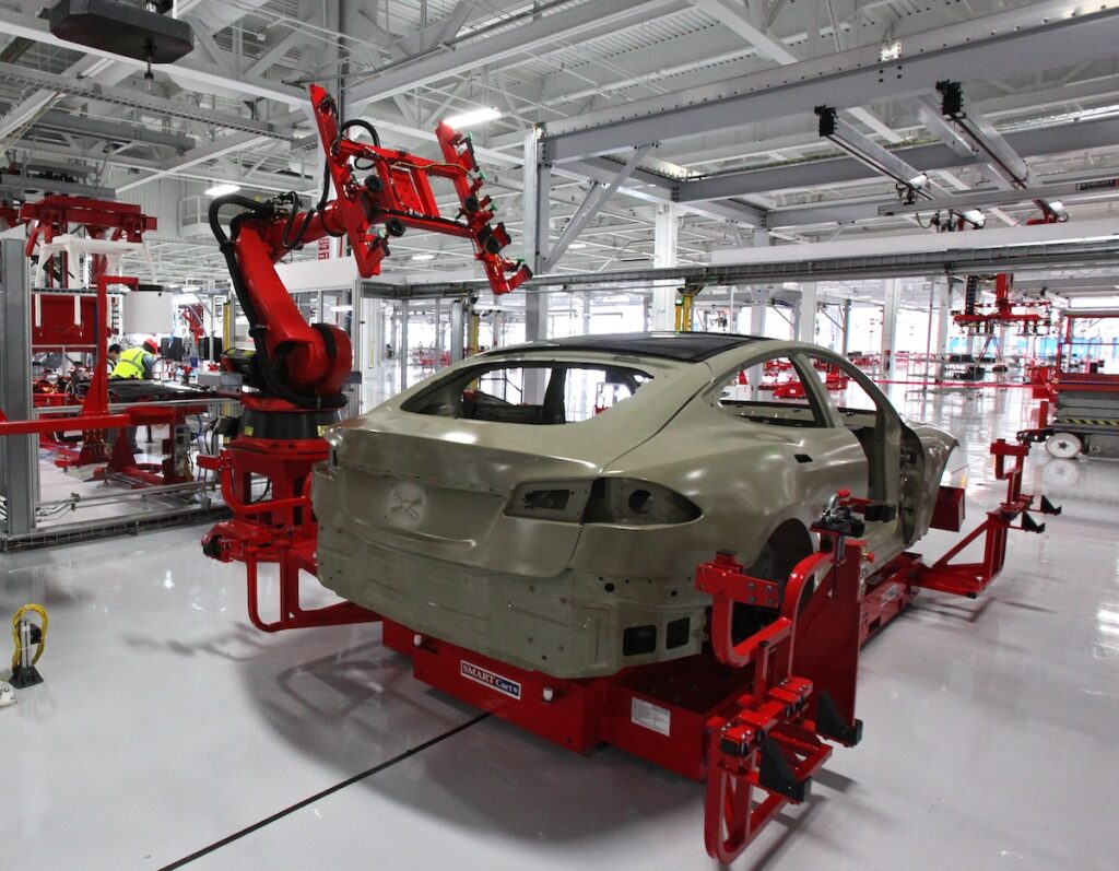 Usine Tesla entièrement automatisée. (Photo Steve Jurvetson - CC)