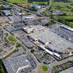 Artificialisation des sols : vue aérienne d'un parc commercial et industriel à Avignon Nord. (Photo Jean-Louis Zimmermann)